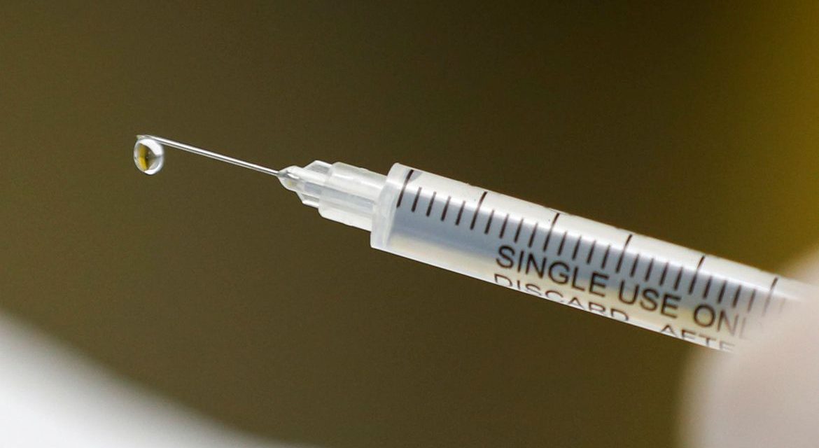 Vacinação contra covid-19: SP vai comprar 100 milhões de seringas e agulhas