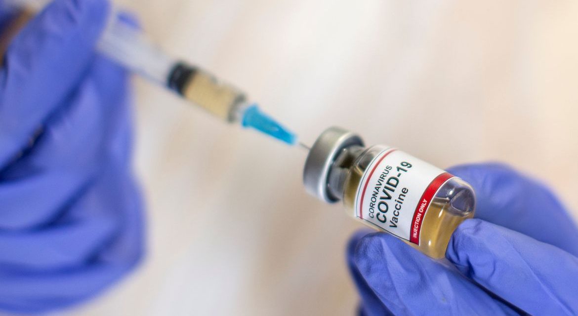 Vacina contra covid-19 em Louveira: começa cadastro para pessoas com 65 e 66 anos