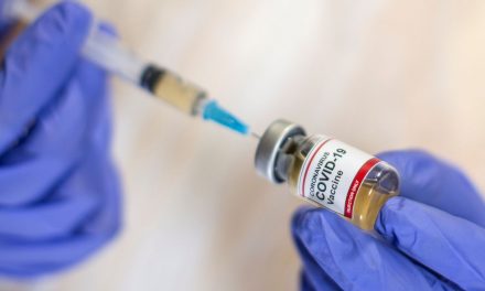 Louveira tem 47% da população adulta vacinada contra covid-19