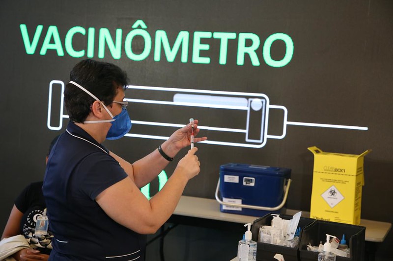 SP lança “Vacinômetro” que permite acompanhar em tempo real número de vacinados