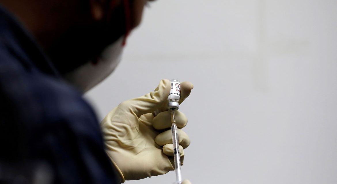 Vacinação contra covid-19 em Louveira será retomada nesta segunda (1º)
