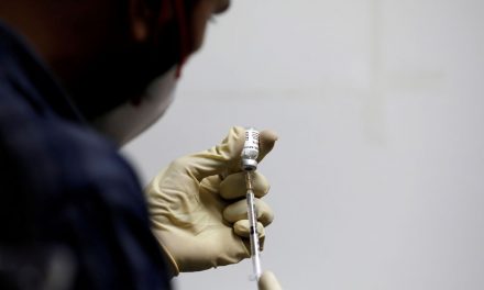 Vacinação contra covid-19 em Louveira: começa cadastro para pessoas com 64 anos