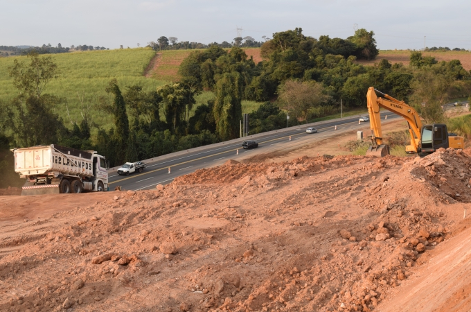 Faixa adicional na rodovia Romildo Prado: obras são iniciadas