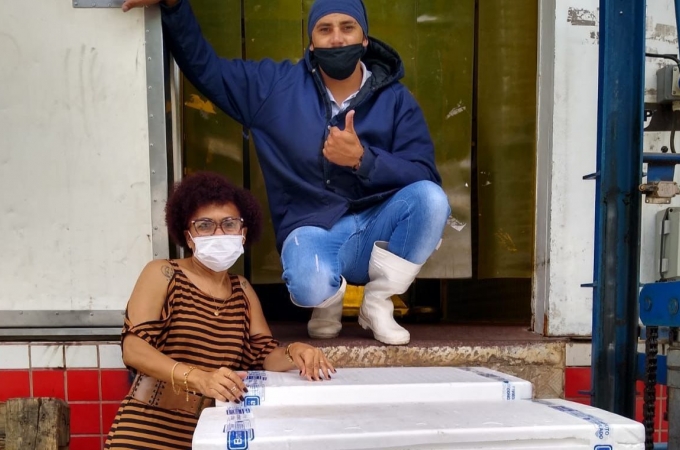 Fundo Social distribui 180 quilos de alimentos congelados doados por empresa em Louveira