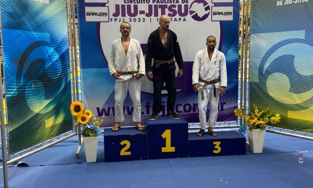 Atletas de Louveira conquistam três medalhas em competição de Jiu-jitsu