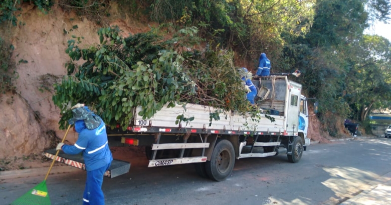 Operação Bairro a Bairro coleta 55 toneladas de resíduos em primeira semana de ação