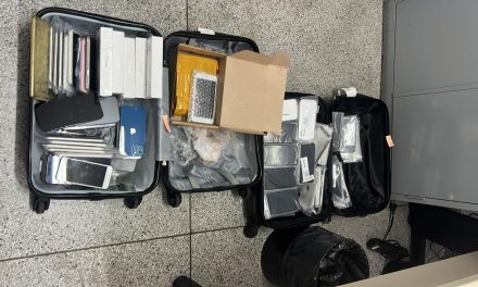 Polícia Civil prende dupla com 100 celulares e descobre movimentação de R$ 10 milhões