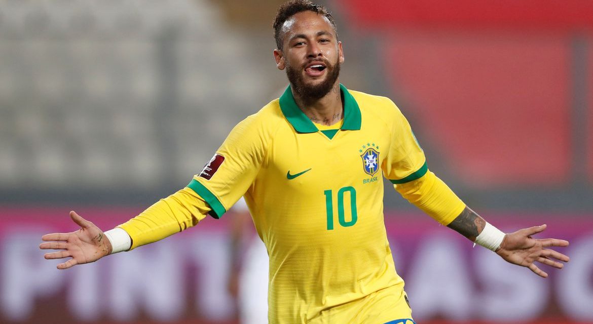 Neymar supera Ronaldo e se torna 2º maior artilheiro da seleção