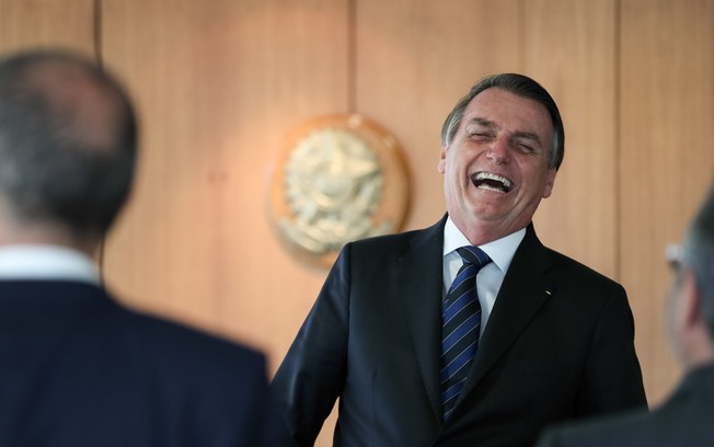 Bolsonaro recebe hoje governadores e presidentes de outros Poderes