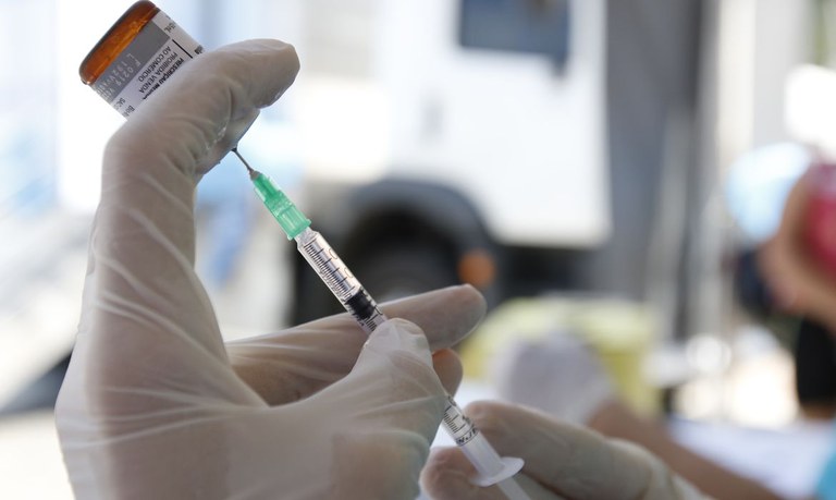 Vacinação contra covid-19 em Louveira: cai número de ‘atrasados’ com a 2ª dose