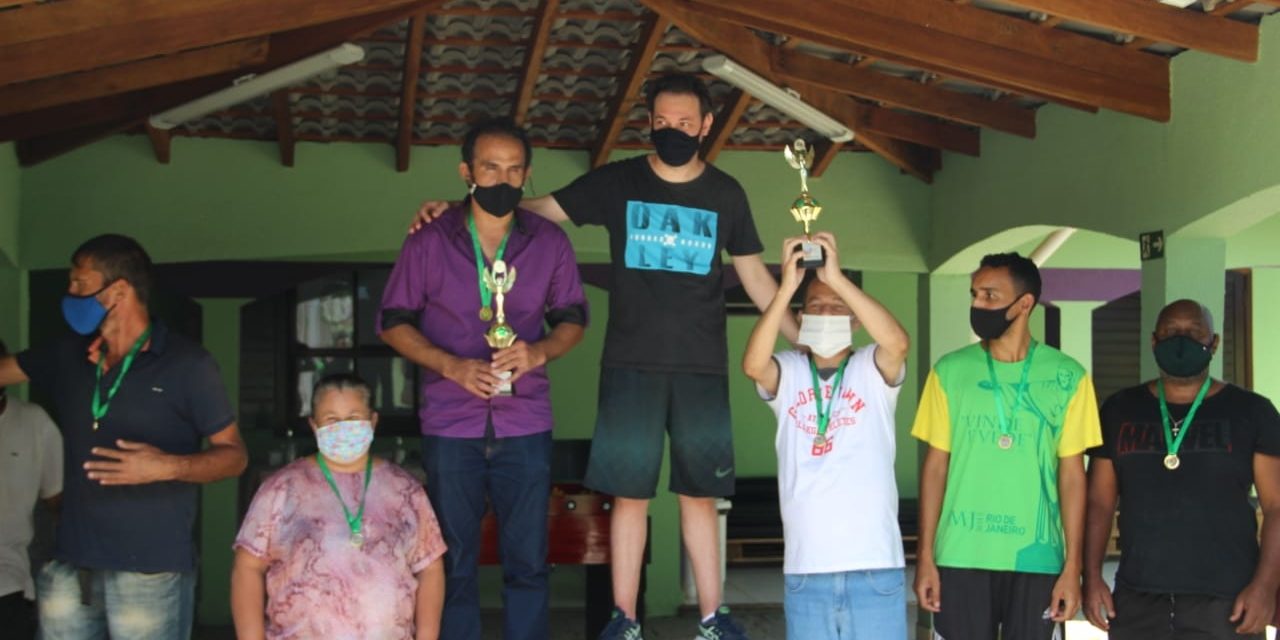 Jovem Guilherme Cruz conquista título do Campeonato de Pebolim organizado pela CAPS em Louveira