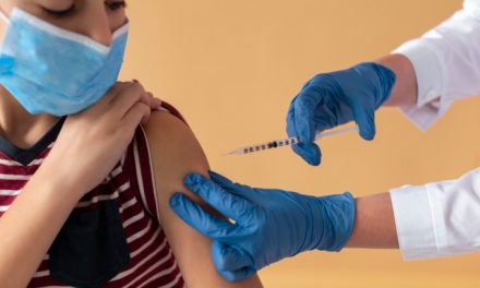 Vacinação contra Covid-19 em Louveira segue neste sábado (19)