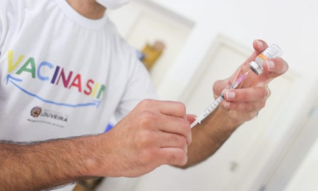Vacinação contra covid-19 em Louveira é feita conforme novas recomendações de 2024