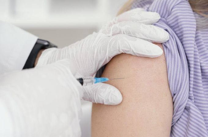 Vacinação contra gripe em Louveira está aberta para professores, pessoas com comorbidades e moradores com deficiência
